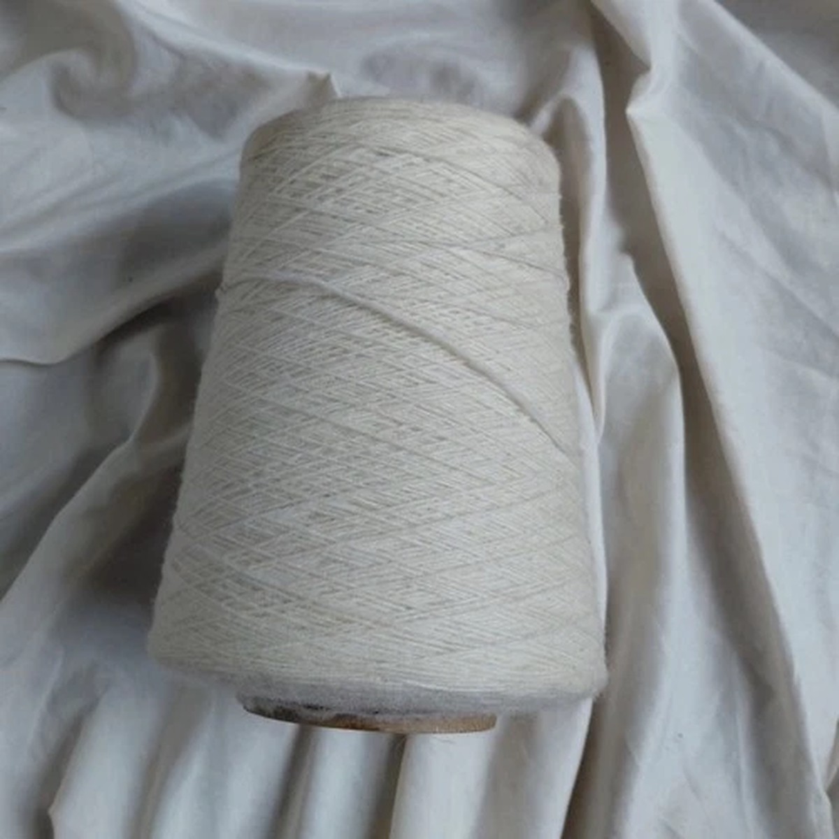 Large Cone Spool Yarn White 100% Wool Knitting Crescent Woolen Mills 15 Oz