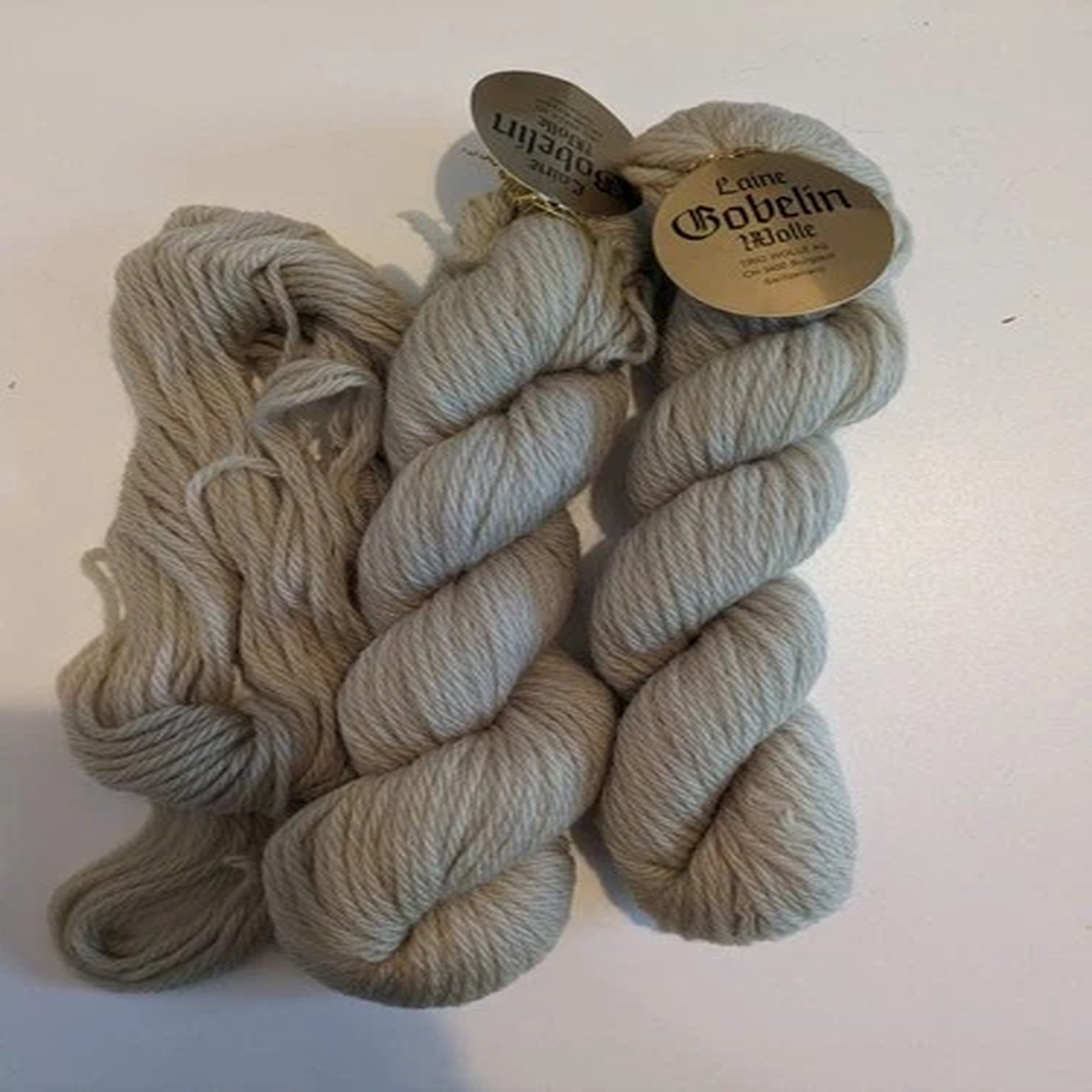 Vtg 50g LAINE GOBELIN Switzerland pure new wool HANKS SKIENS YARN 4mm DK Beige