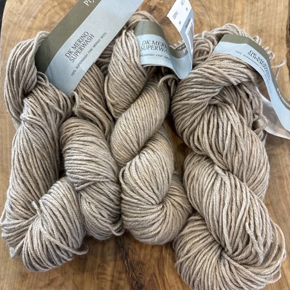Lot 3 Skein DK MERINO SUPERWASH WOOL Yarn 50 grams 130 yds color taupe 1139
