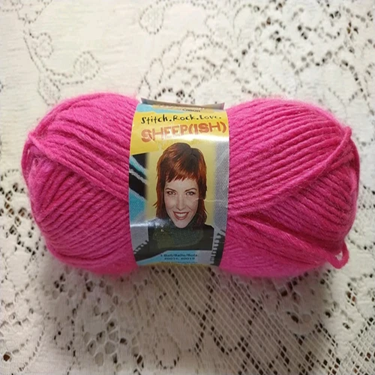 BERNAT SHEEP(ISH) VICKIE HOWELL 1 Skein HOT PINK(ISH) 3 oz Wool Blend