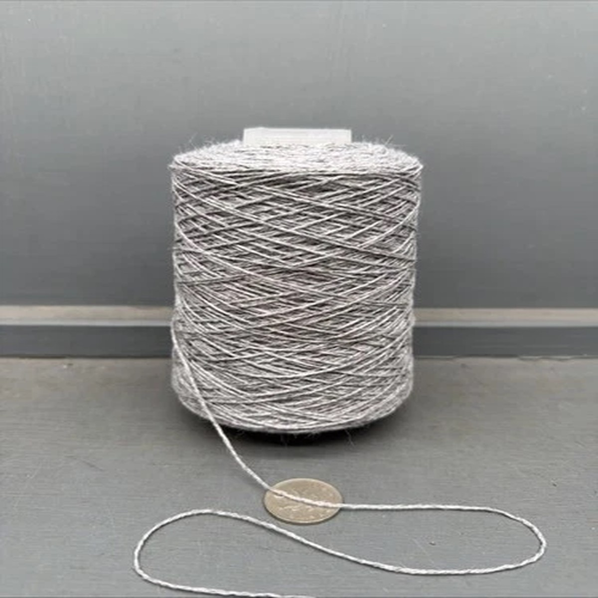200G 3/16NM 75% GEELONG 25% ANGORA GREY MIX PRODUCED IN THE UK SHINGLE