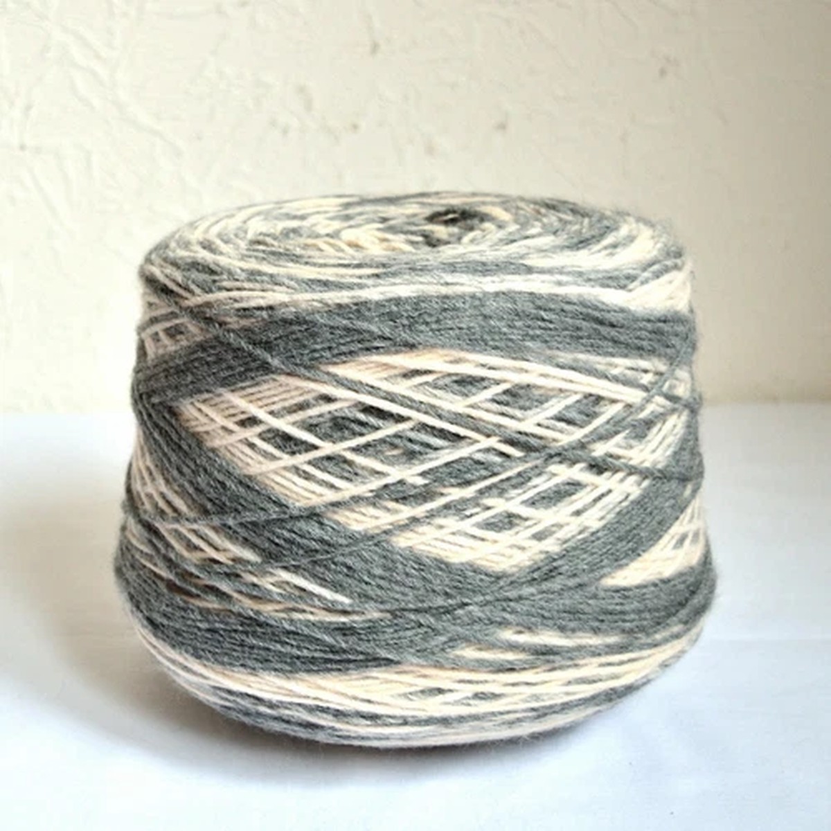 Italian merino wool yarns, 2.2 lb / 1000 grams cone