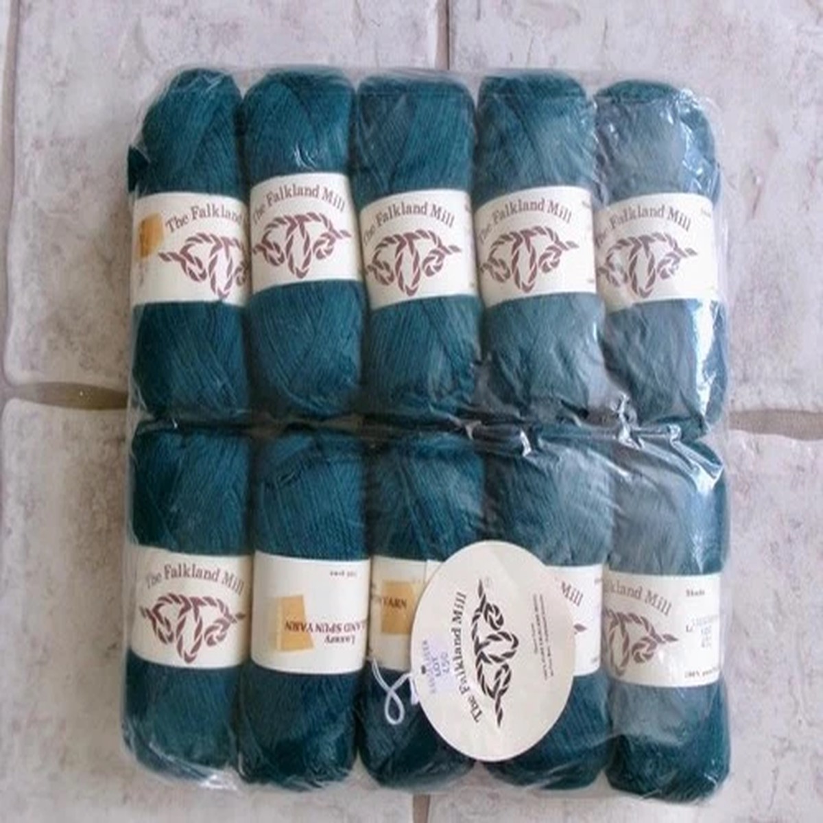 10 100g Skeins Pure Spun Wool Yarn Goose Green by The Falkland Mill NOS