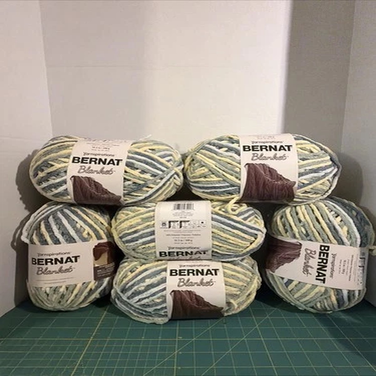 Bernat Blanket Yarn 10.5oz Skein- 10885 Soft Sunshine Green - Qty 6, 220 Yards E