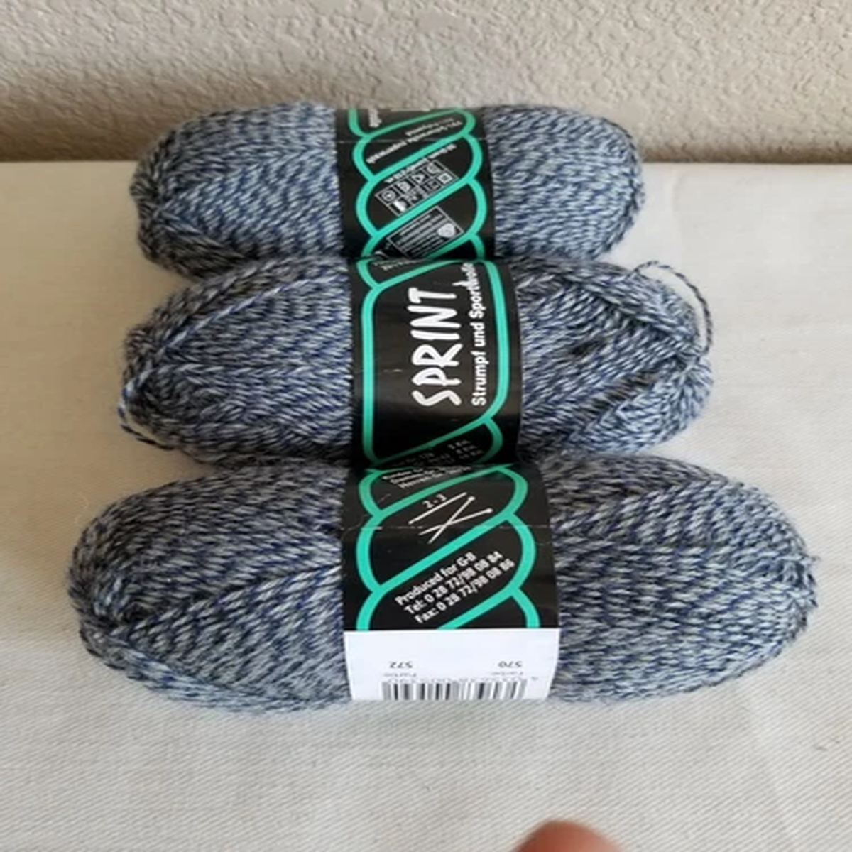 New 3 skeins GB sprint 75 % superwash wool and 25%polyamide yarn. 1.76 oz/skein