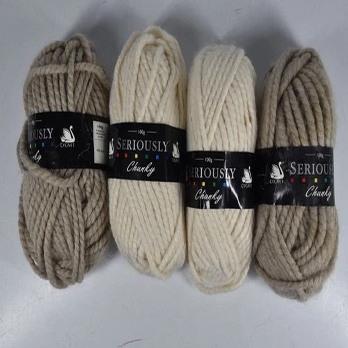 4 Seriously Chunky Knitting Acrylic Cygnet Yarns Wool 100G (2) Cream (2) Fawn