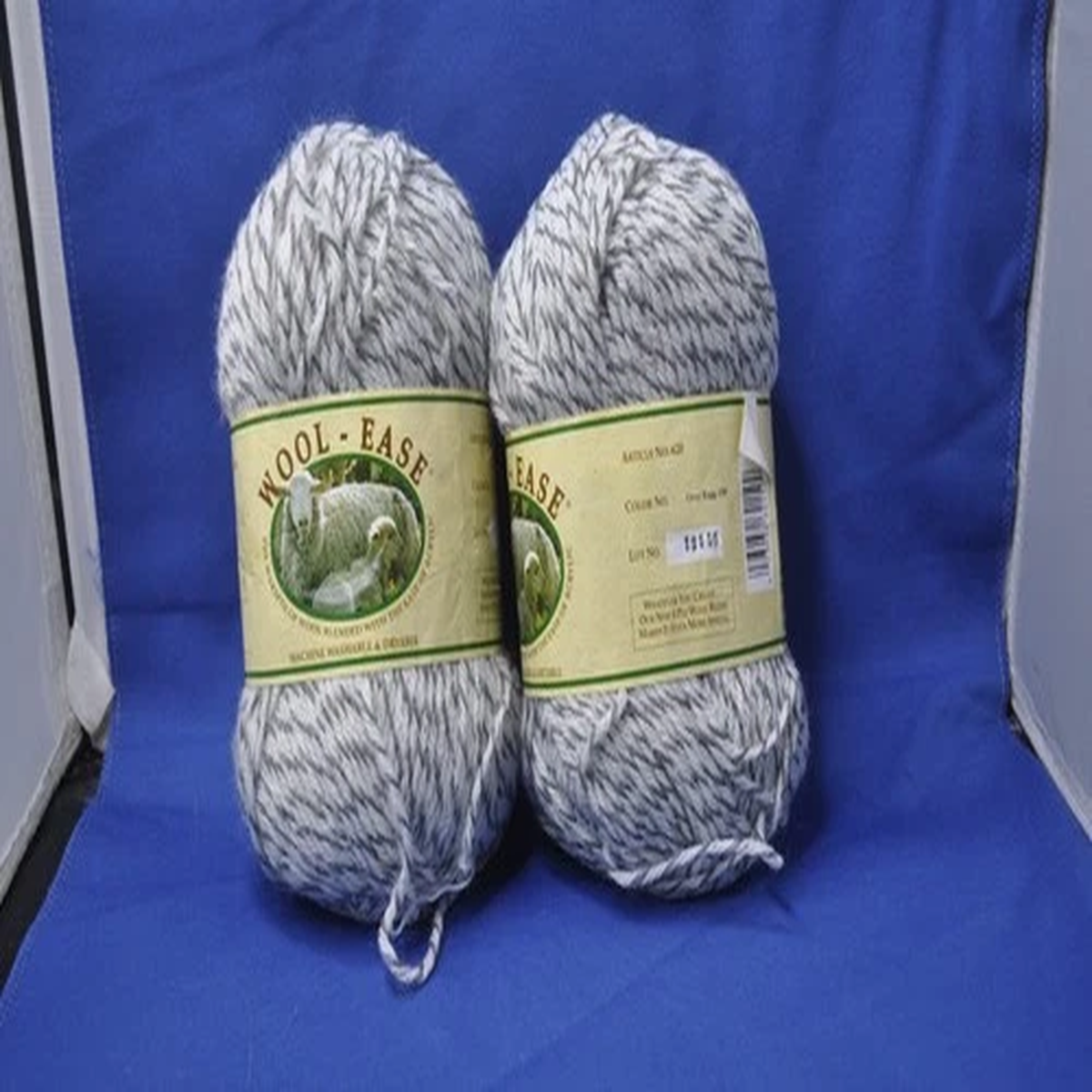 2 Skeins Lion Brand Wool Ease Grey Ragg New