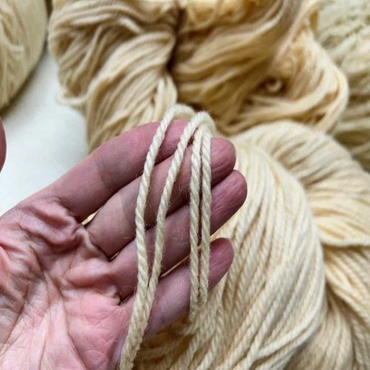 Virgin Rug 100% Wool Yarn Light Yellow Ivory Natural Color 3 Ply 1.16 Lb Skein