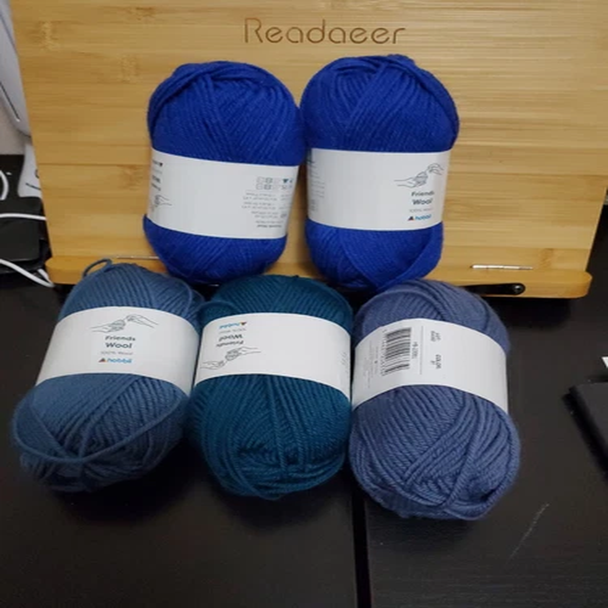 Hobbii Friends Wool Set Of 5