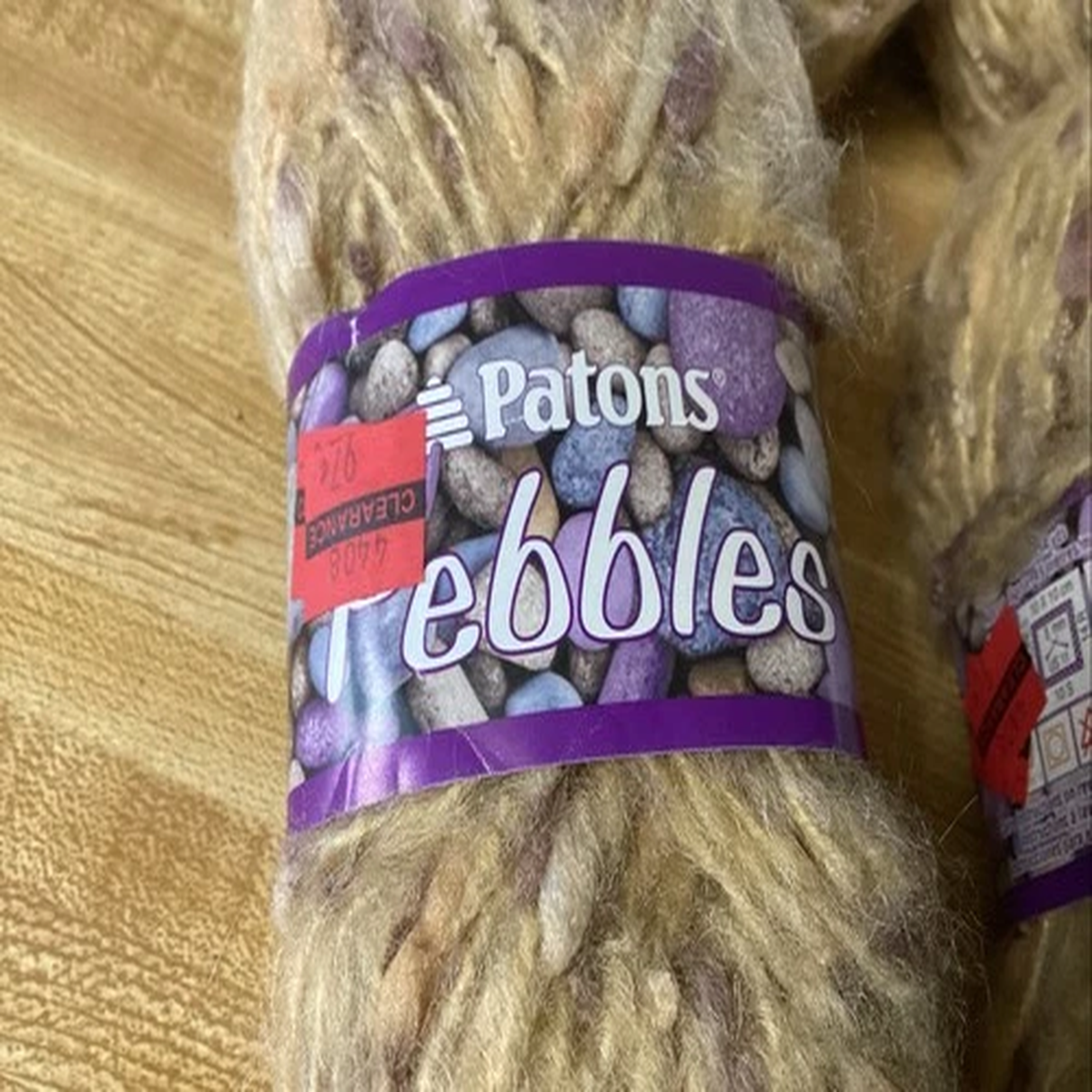 Patons Pebble Yarn NEW Color Sandstone 7- 54 Yds Super Bulky #10023