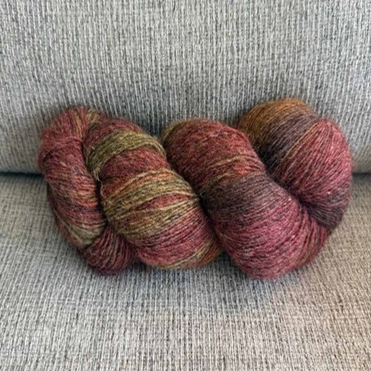 Dundaga yarn multicolor sheep wool 6/1 red