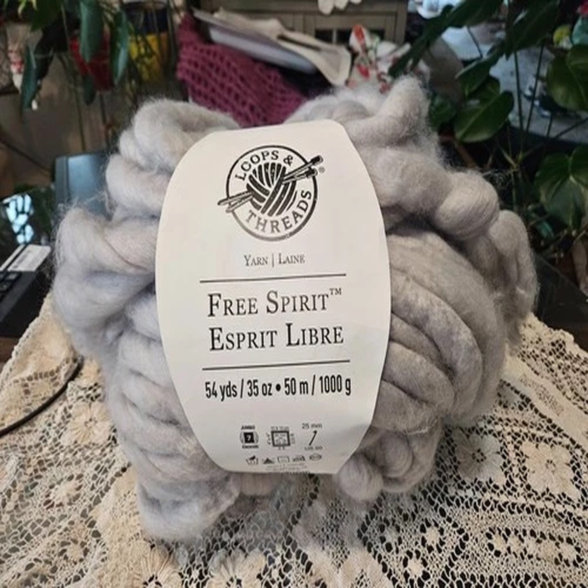 Loops & Threads Free Spirit silver #26 yarn 54 Yds 35OZ polyester/acrylic/wool