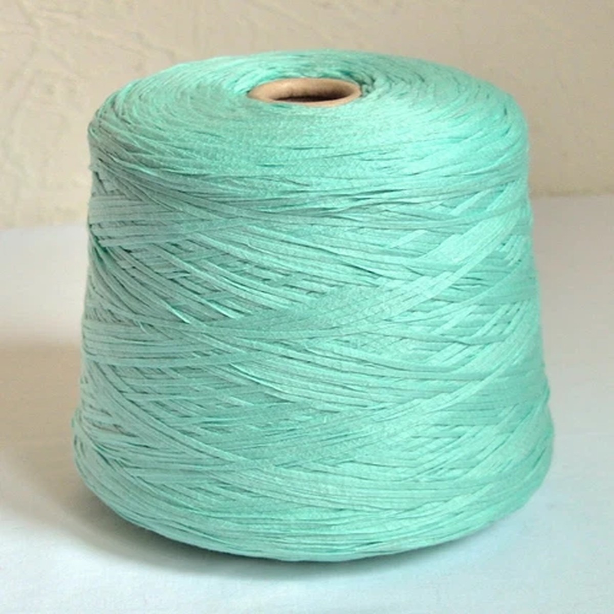 Italian 100% merino wool yarns, 2.2 lb / 1000 grams cone