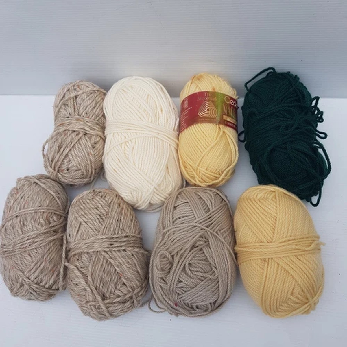 8 x 50g Cleckheaton Country Pure new Wool 8ply assorted