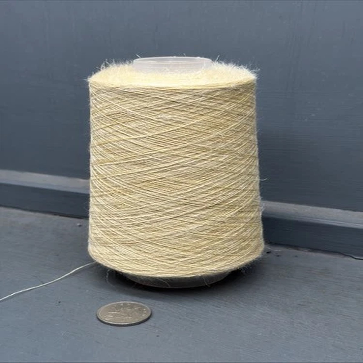200G CONES 50% SILK 50% LINEN 1/22NM FINE YARN PALE YELLOW MIX