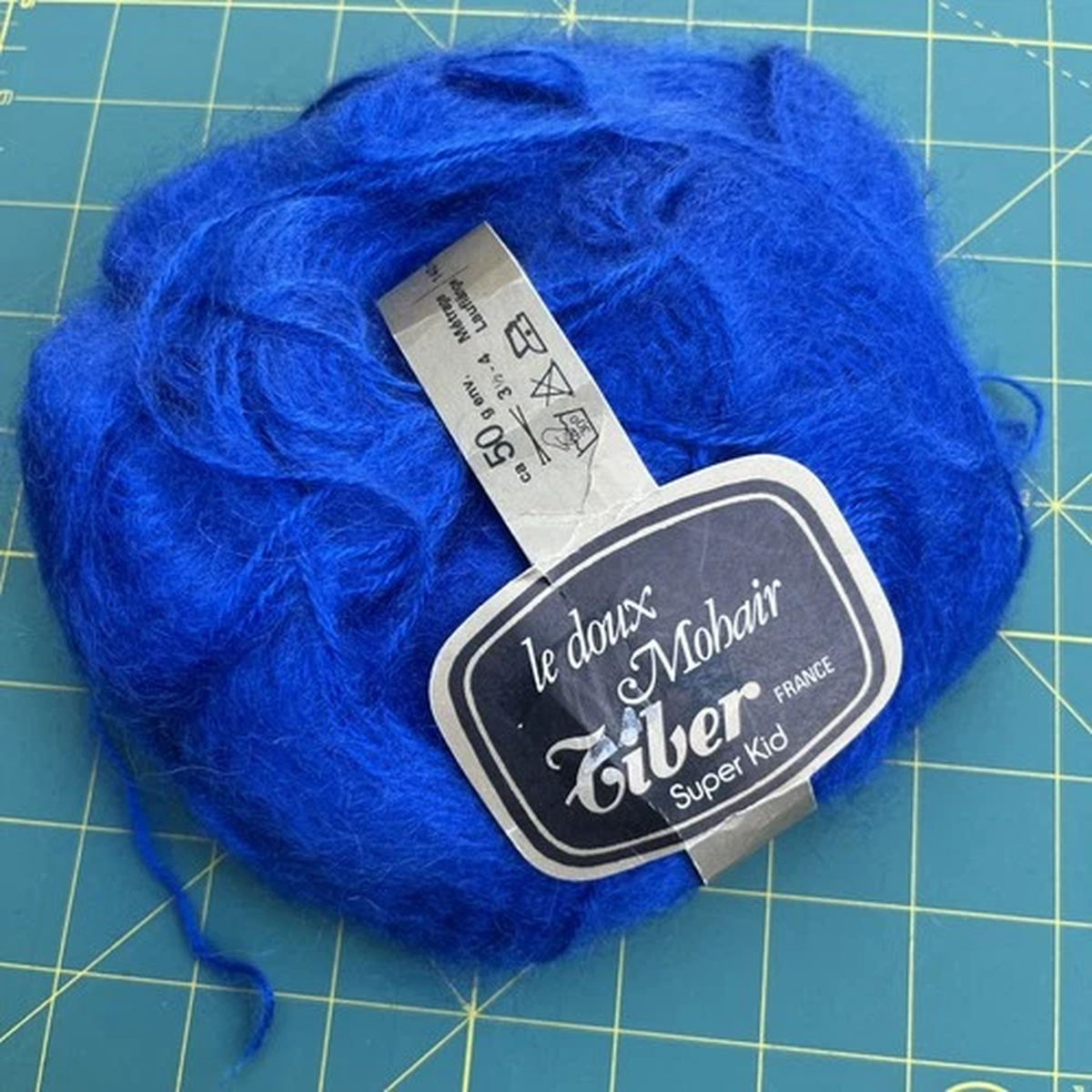 Le Doux Fiber Super Kid Yarn 80% Mohair 20% Acrylic 50g 140m Blue Made In France