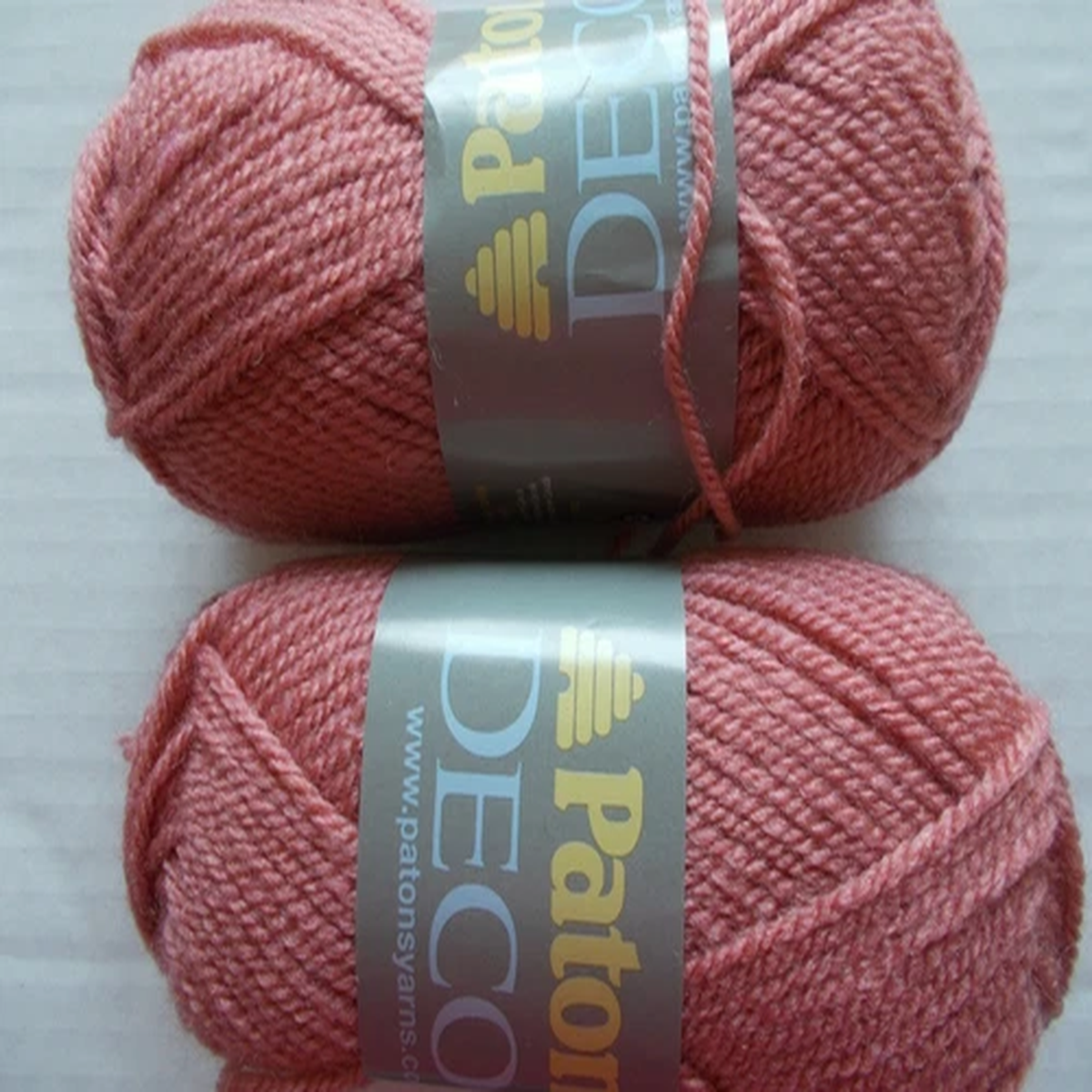 Patons Decor wool blend yarn, Rose Temptation, lot of 2 (104 yds each)