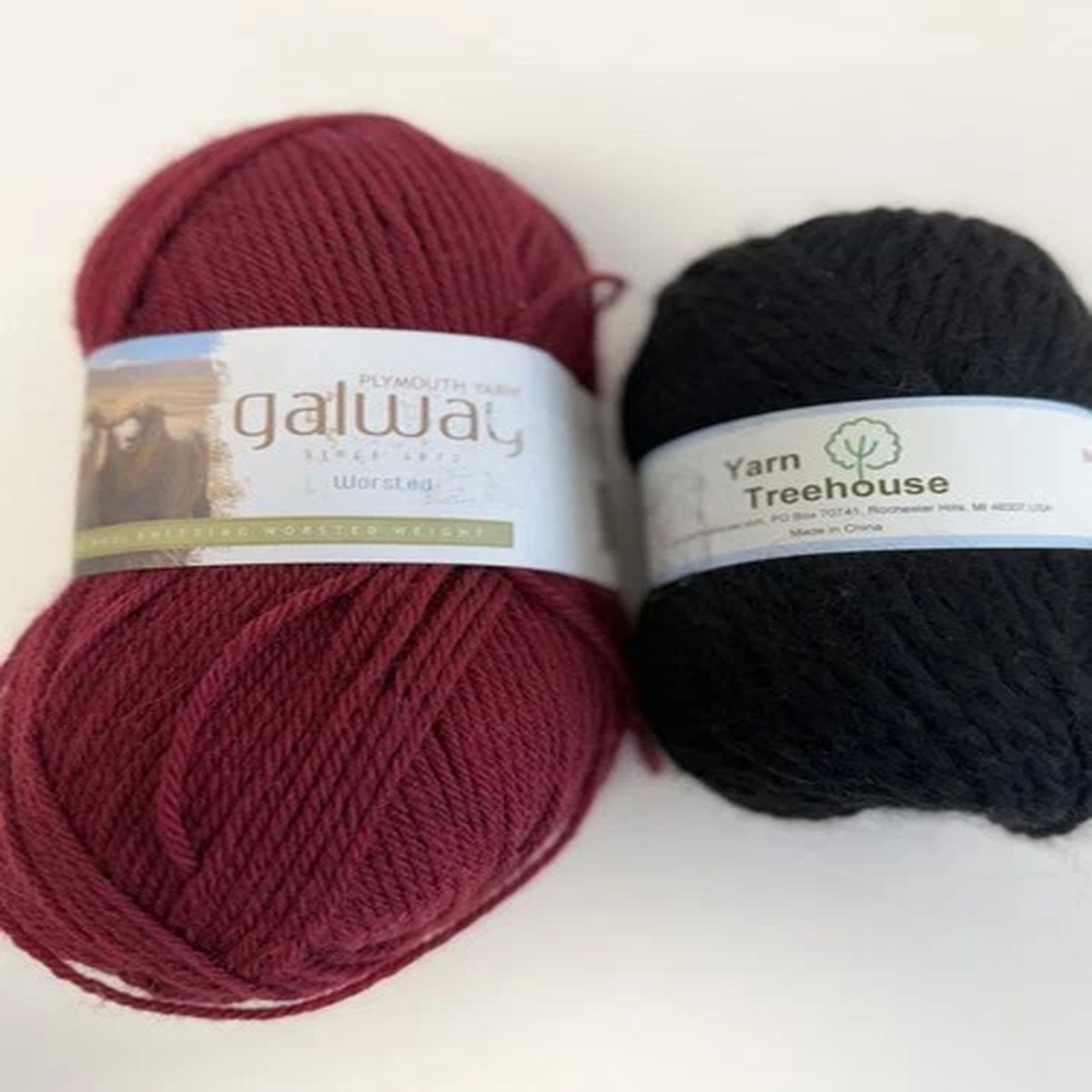 Plymouth Galway Worsted Wool Yarn 210y 100g 772 & Yarn Treehouse Black Wool