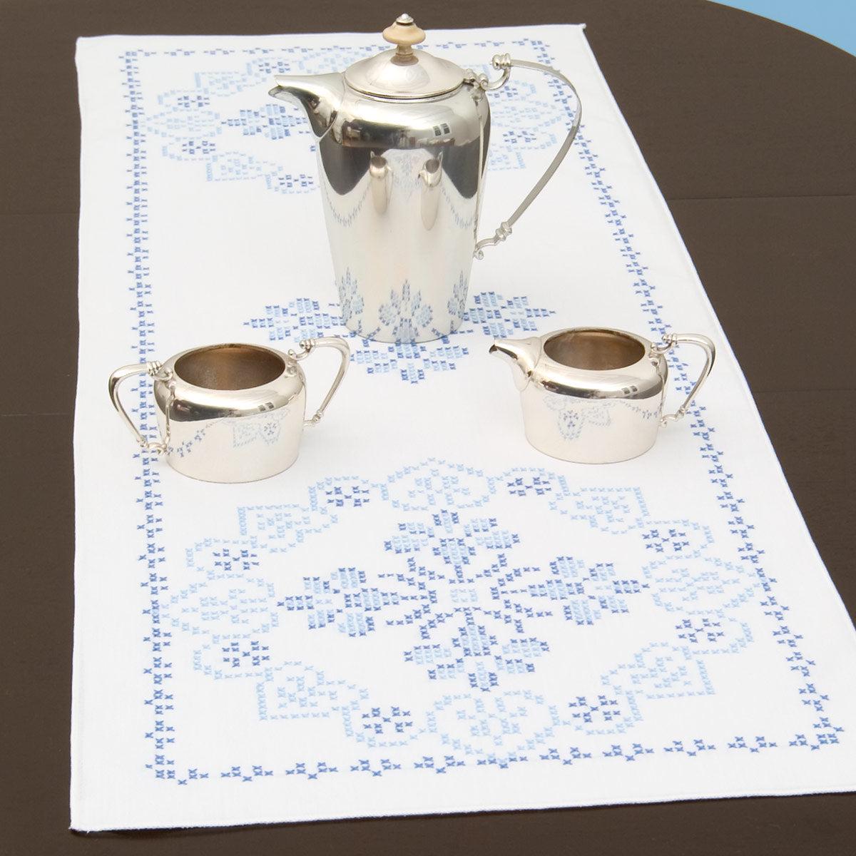 Americana Table Runner 560-366