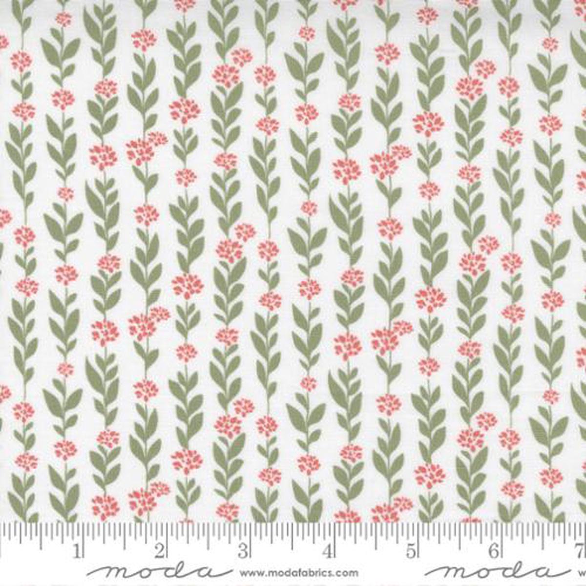 Country Rose Collection Climbing Vine Cotton Fabric 5171